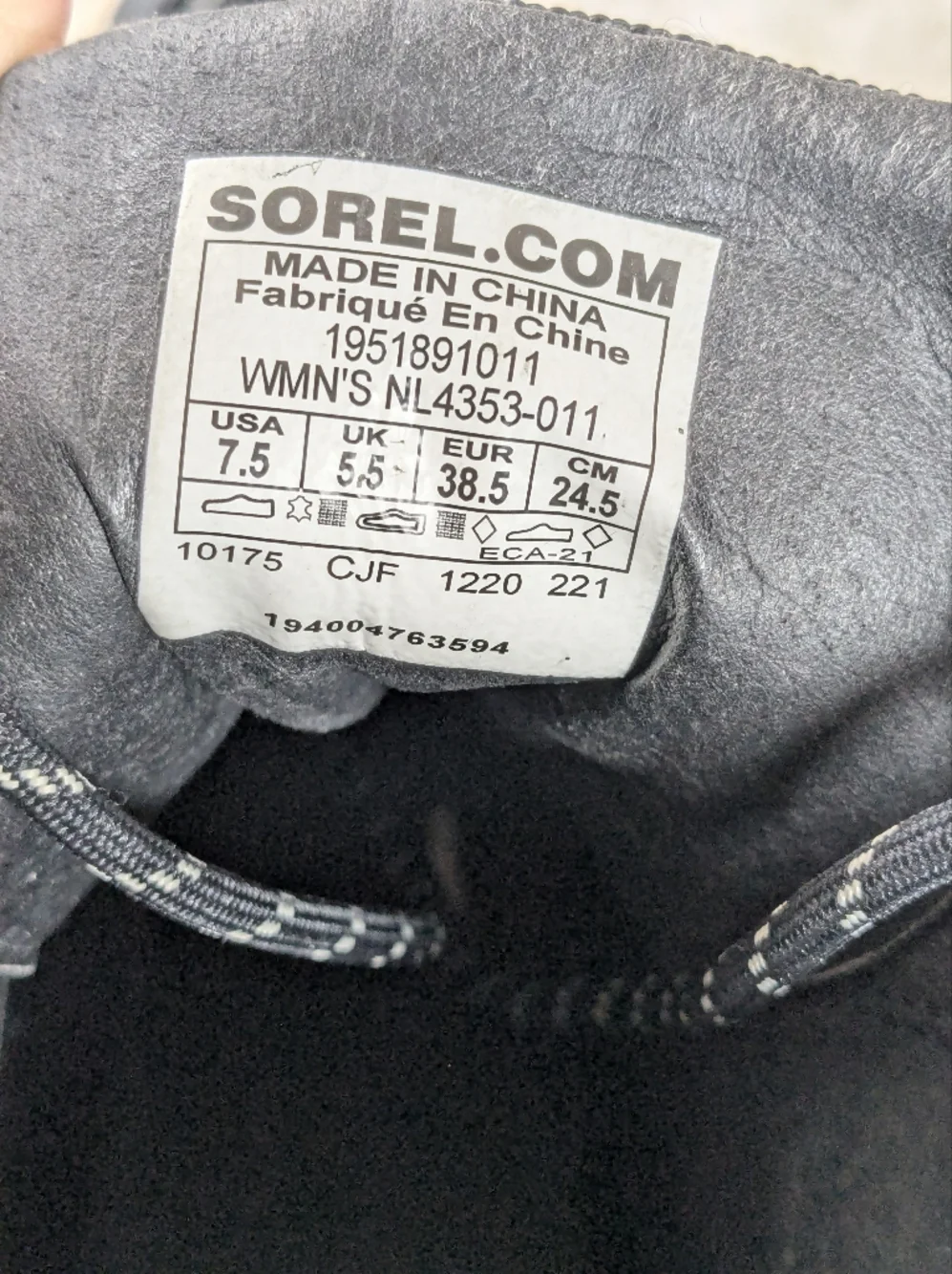 Sorel Kinetic Sneaker Boots Black Platform Lace Up Women’s 7.5